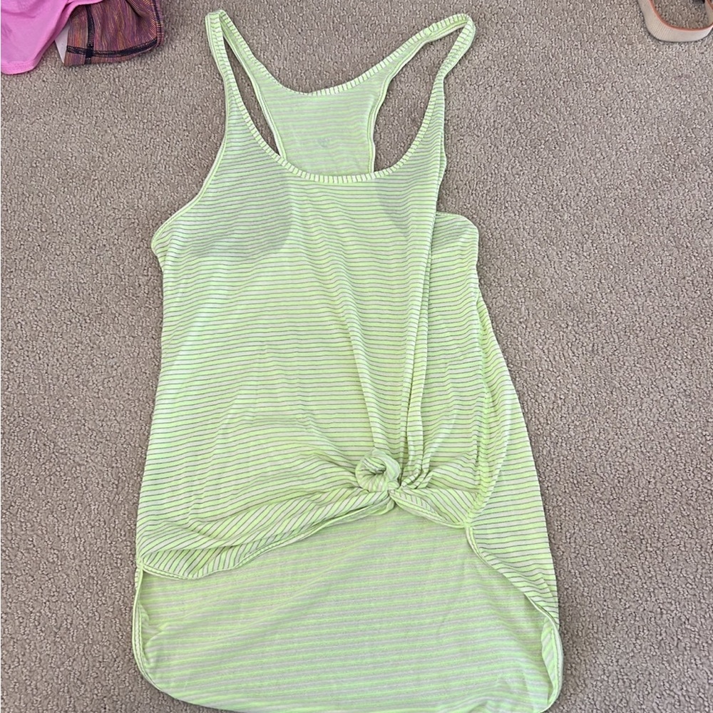 size 4 lululemon tank top